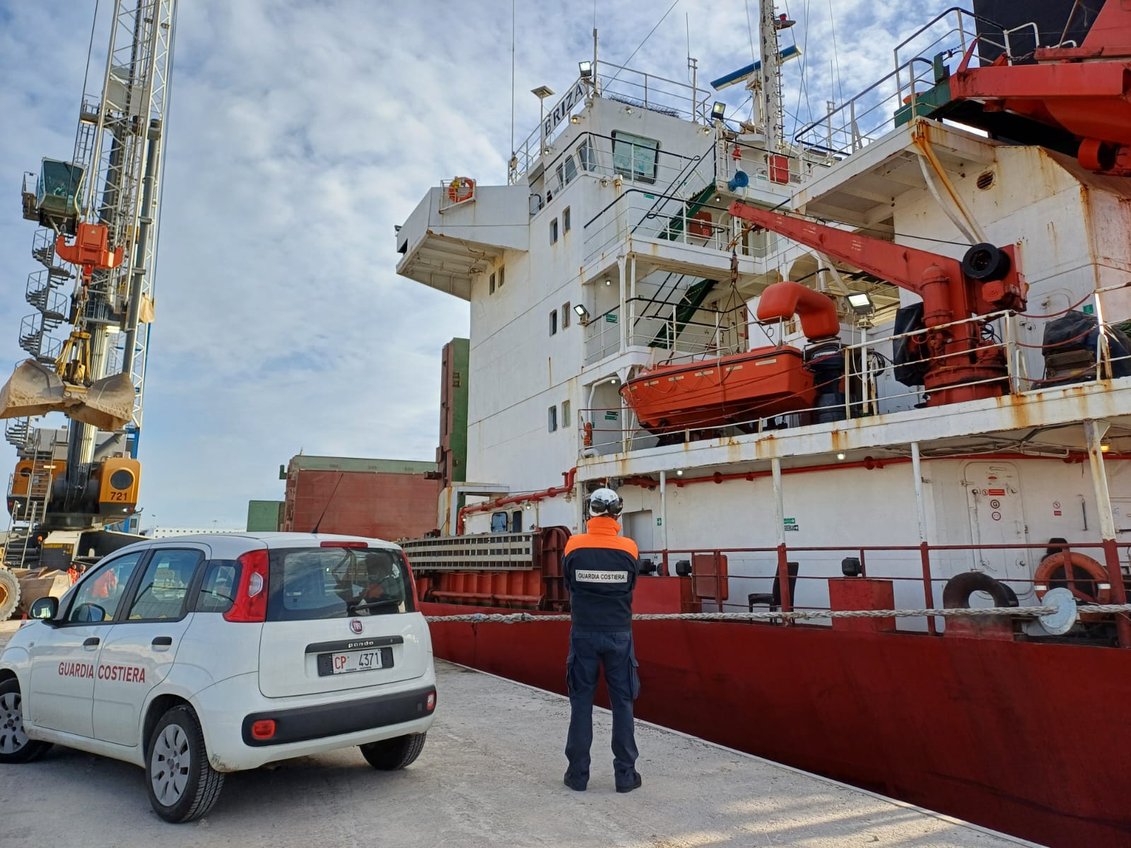 Civitavecchia – Fermate due navi mercantili di Panama e Antigua & Barbuda, gravi irregolarità a bordo