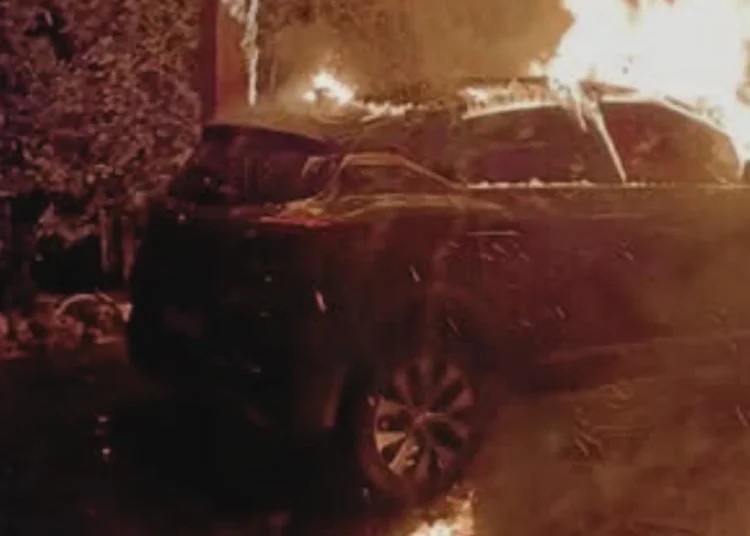 Ardea – Incendiata l’auto della consigliera Ludovici, indagini in corso