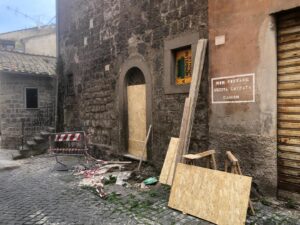 Viterbo – San faustino, “Palazzo Bellavista”: chiusi “definitivamente” gli accesi all’edificio simbolo del degrado