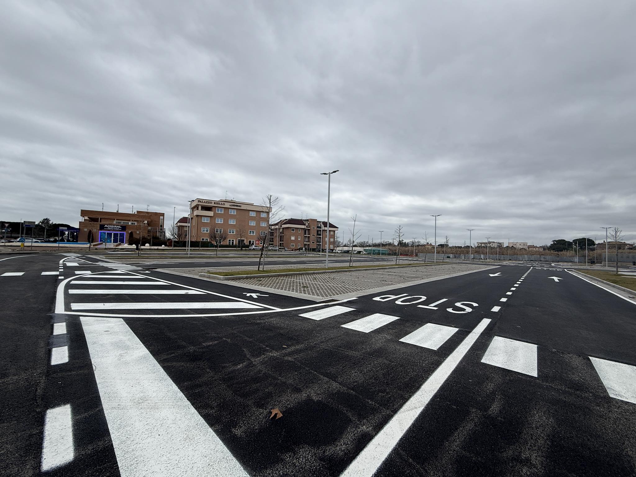 Viterbo – Aperto il nuovo parcheggio al tribunale: “256 posti gratuiti, anche questa opera è archiviata”