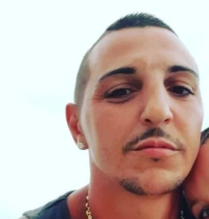 E’ morto dopo 18 giorni il quarantatreenne Bruno Savoia: a Capodanno aveva perso una mano per un petardo artigianale