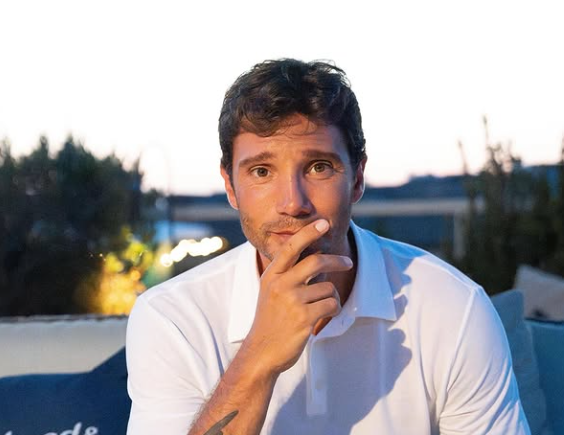 Gravissimo lutto per Stefano De Martino, tragedia in famiglia