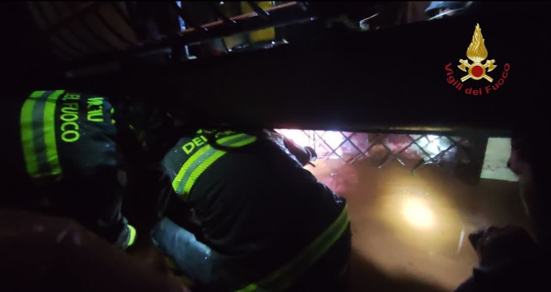 Roma – Maltempo, due ragazze salvate da annegamento: erano bloccate nella cantina