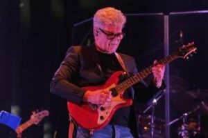 sanremo-2026-michele-zarrillo-chi-e-la-cover-con-sal-da-vinci