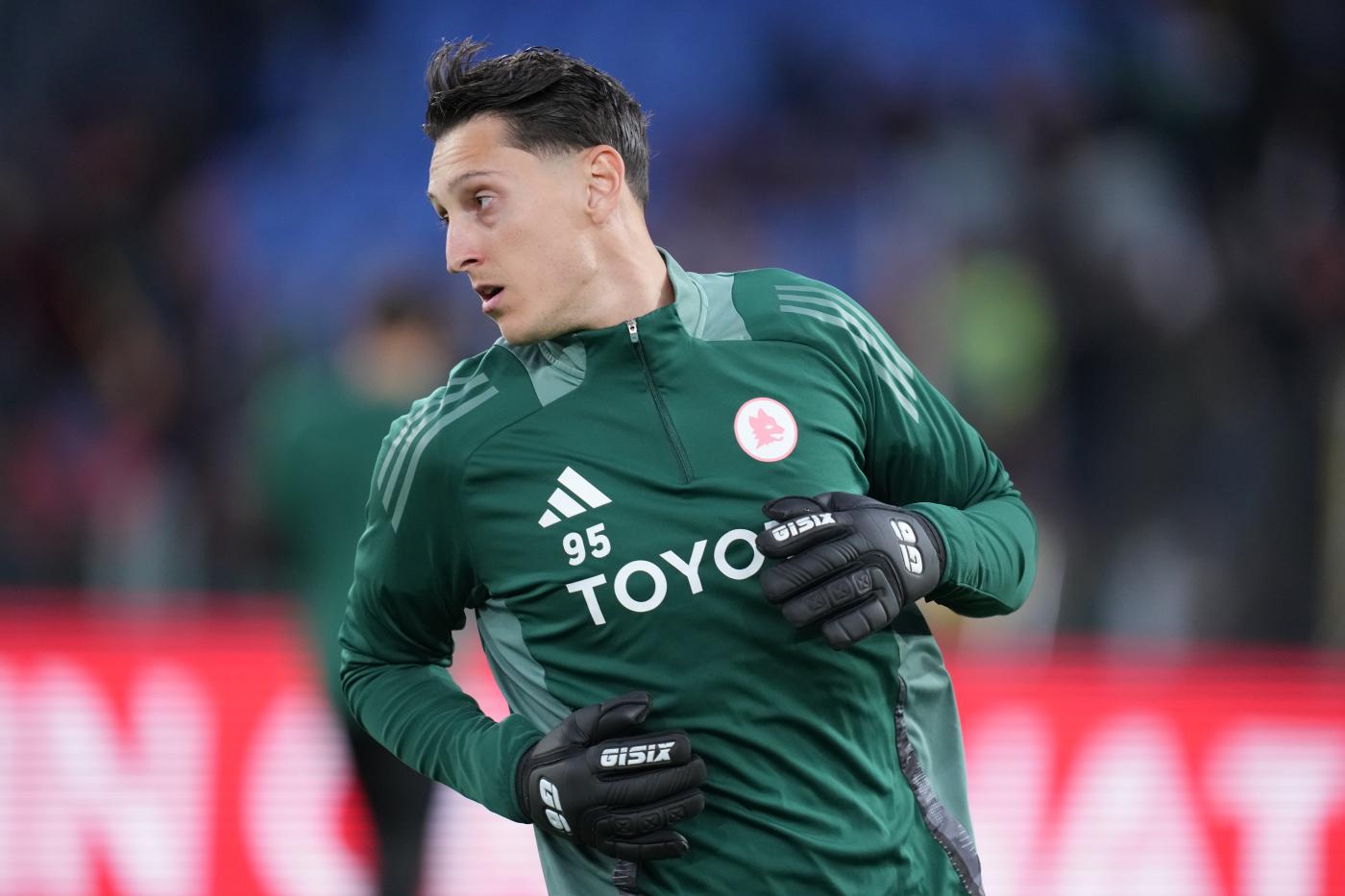 Mercato Roma – Cambia la gerarchia tra i pali: sorpasso Gollini, Vasquez al Besiktas