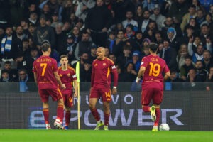 La Roma spaventa e sogna, il Napoli la inchioda: al Maradona emozioni e 2-2