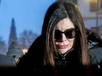 Crans-Montana, Jessica Moretti ai dipendenti: “Non sono scappata con la cassa”