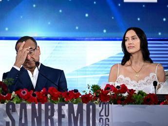 Sanremo, Irina Shayk fa melina su Russia e Putin: “Nessun commento politico”