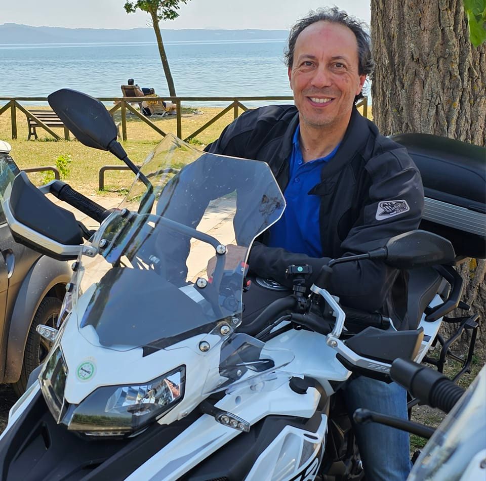 Viterbo piange la morte di Claudio Cavalloro, fotografo e appassionato di moto: “Una persona meravigliosa”