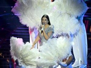 elettra-lamborghini-a-caccia-di-punti-per-fantasanremo-qua-non-vinco-un-tubo