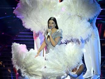 Elettra Lamborghini a caccia di punti per FantaSanremo: “Qua non vinco un tubo”