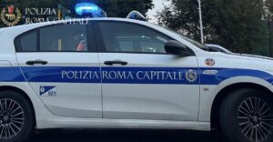 Roma – Prenestino: strappa una catenina d’oro dal collo di una signora facendola cadere in terra, arrestato