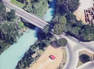 Guidonia – Chiusa al traffico via Tiburtina per il recupero dell’auto finita nell’Aniene: riprendono le ricerche di Alessandro Giannetti