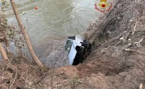 Recuperata nell’Aniene l’auto di Alessandro Giannetti, ma lui non si trova: si teme possa essere stato trascinato dalle correnti