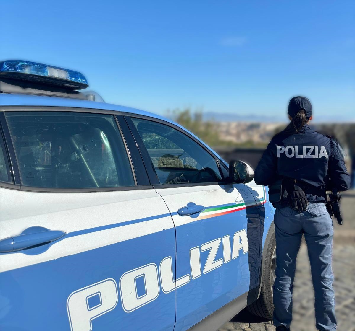 Roma – Le rubano lo smartphone, ma lei li geolocalizza e li fa arrestare