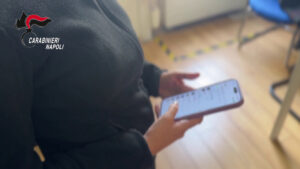 Nuova truffa informatica su WhatsApp, è il “Ghost Pairing”