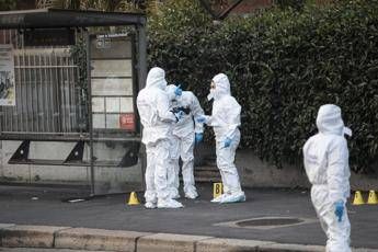 Milano, sparatoria in zona Rogoredo tra rapinatore e polizia: l’uomo è gravissimo