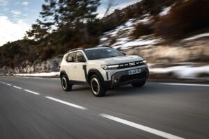 Dacia rinnova Duster, nuovi motori più potenti ed efficienti