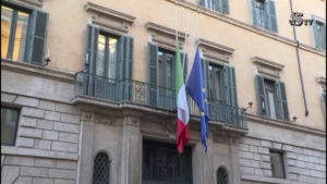 Giorno del Ricordo, al Senato bandiere a mezz’asta: le immagini