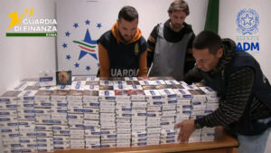 Sigarette di contrabbando, maxi-sequestro a Fiumicino