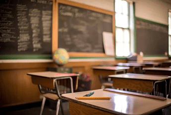 Civitavecchia – Insegnante arrestato per violenza sessuale, tre minori palpate in maniera incontrollata