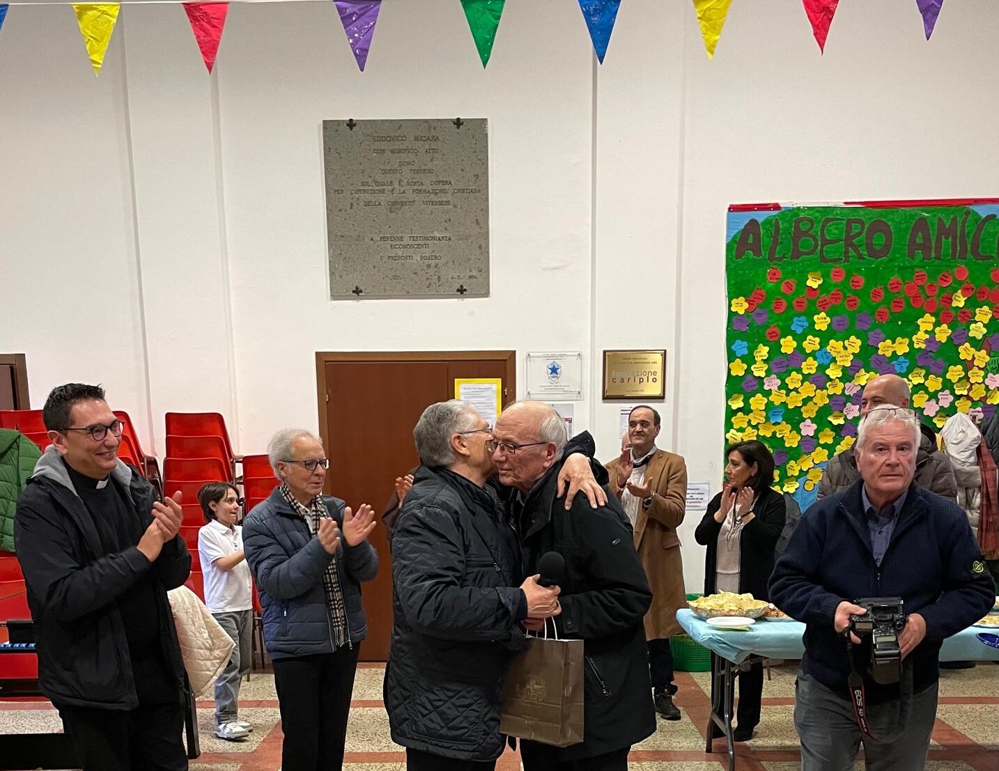Viterbo – Gli 80 anni di Don Elio, i festeggiamenti della Parrocchia della Verità
