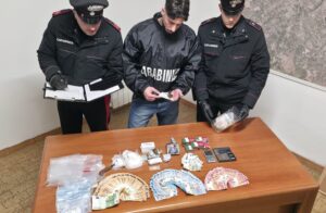 Castel Gandolfo – Trovati in casa con un chilo e mezzo di hashish e un oltre un etto di cocaina: in arresto un uomo ed una donna