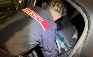 Roma – Dal centro ai Parioli, dopo il pedinamento i carabinieri sventano il colpo in un appartamento: arrestato un trentenne