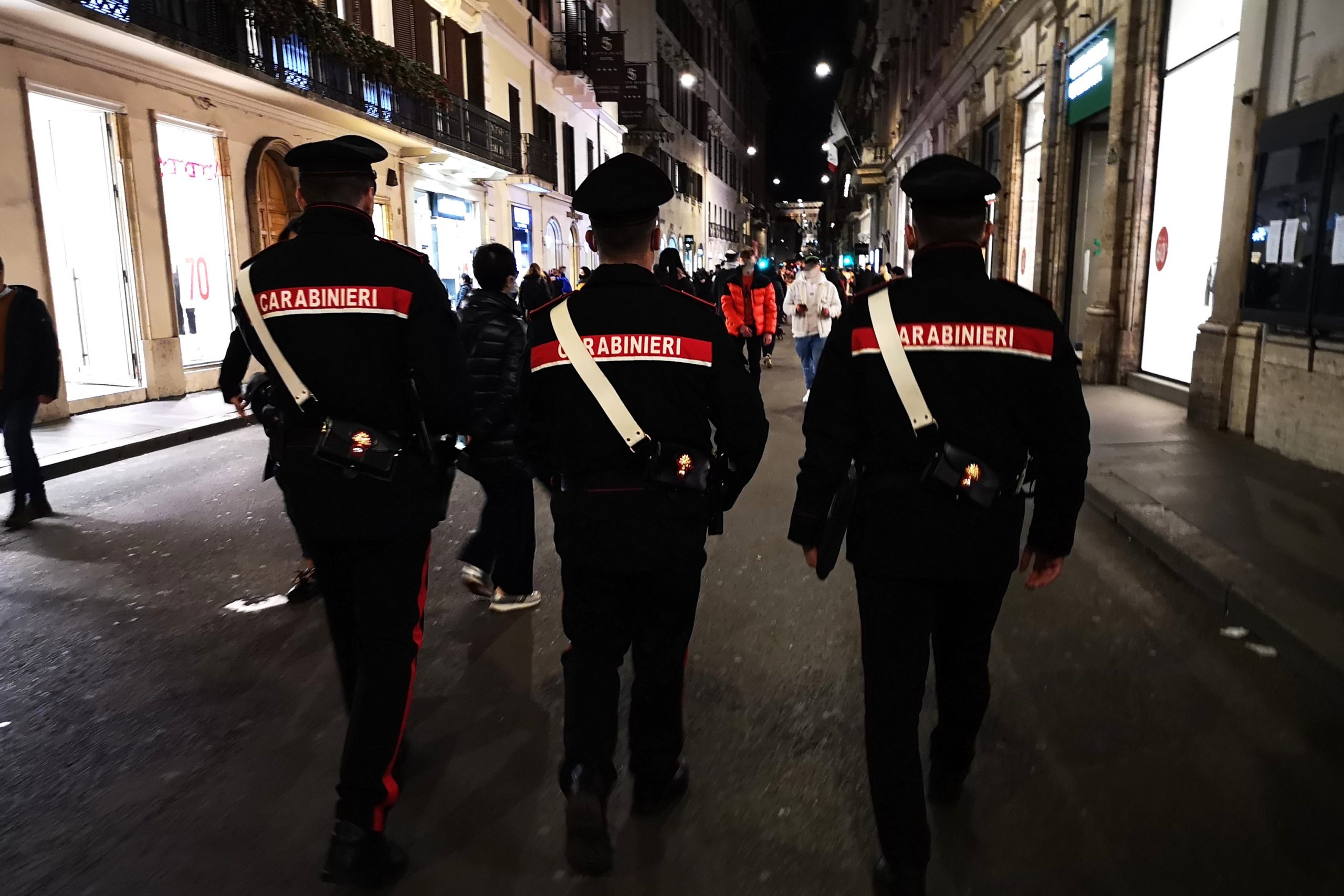 Ladro novantenne fermato al centro di Roma per furto, una vita passata a rubare in giro per l’Italia