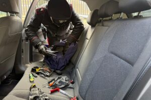 Roma – Trovati con un kit di arnesi da scasso in auto: denunciati due uomini