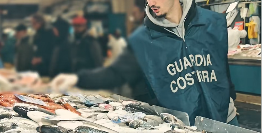 Roma – Blitz interforze al Mercato Esquilino: sequestrata mezza tonnellata di pesce (VIDEO)
