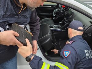 Orvieto – Correva in autostrada con 9kg di cocaina nascosti in auto, uomo arrestato