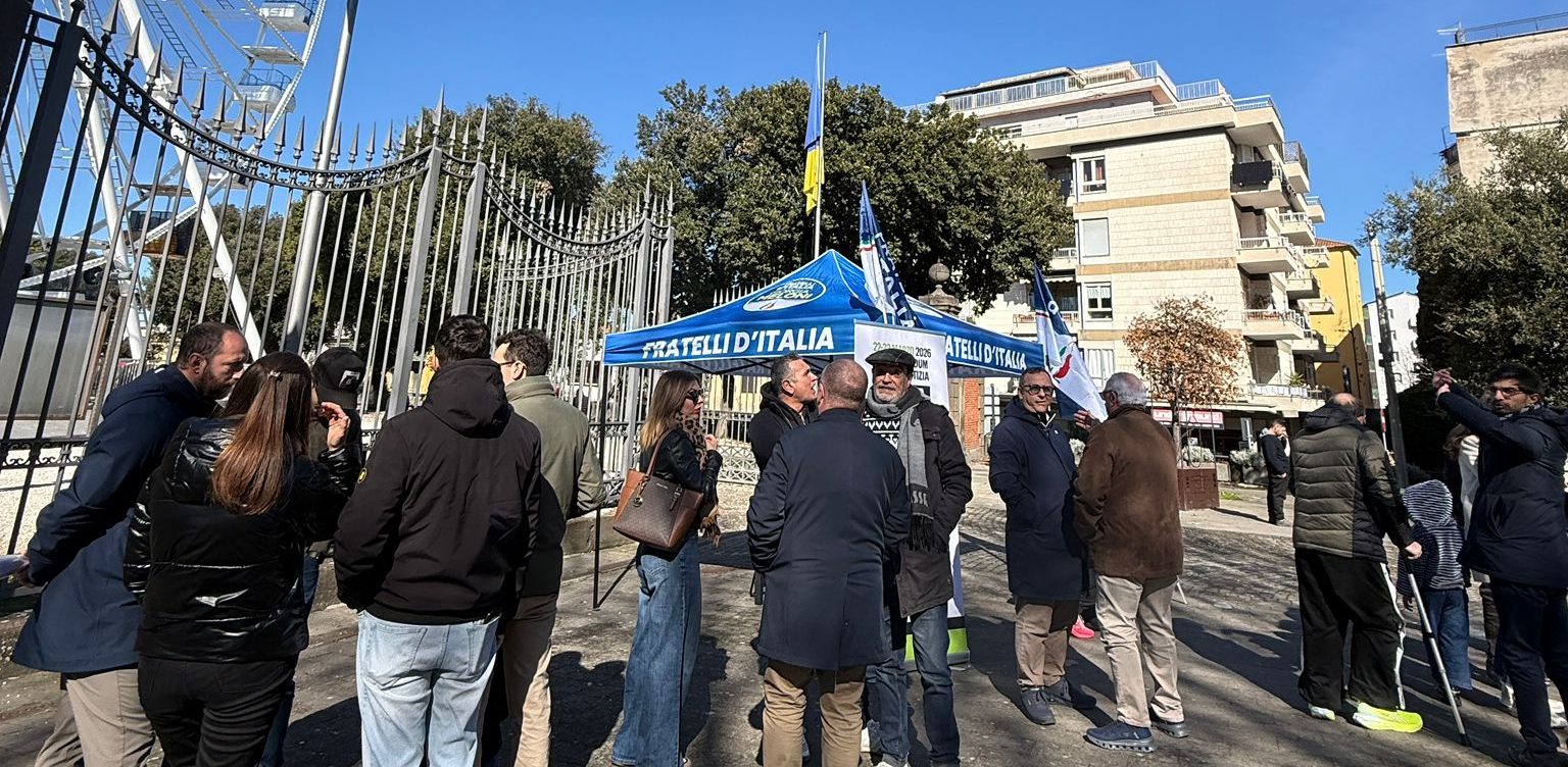 Viterbo – Grande affluenza per il Sì al Referendum al gazebo di FdI
