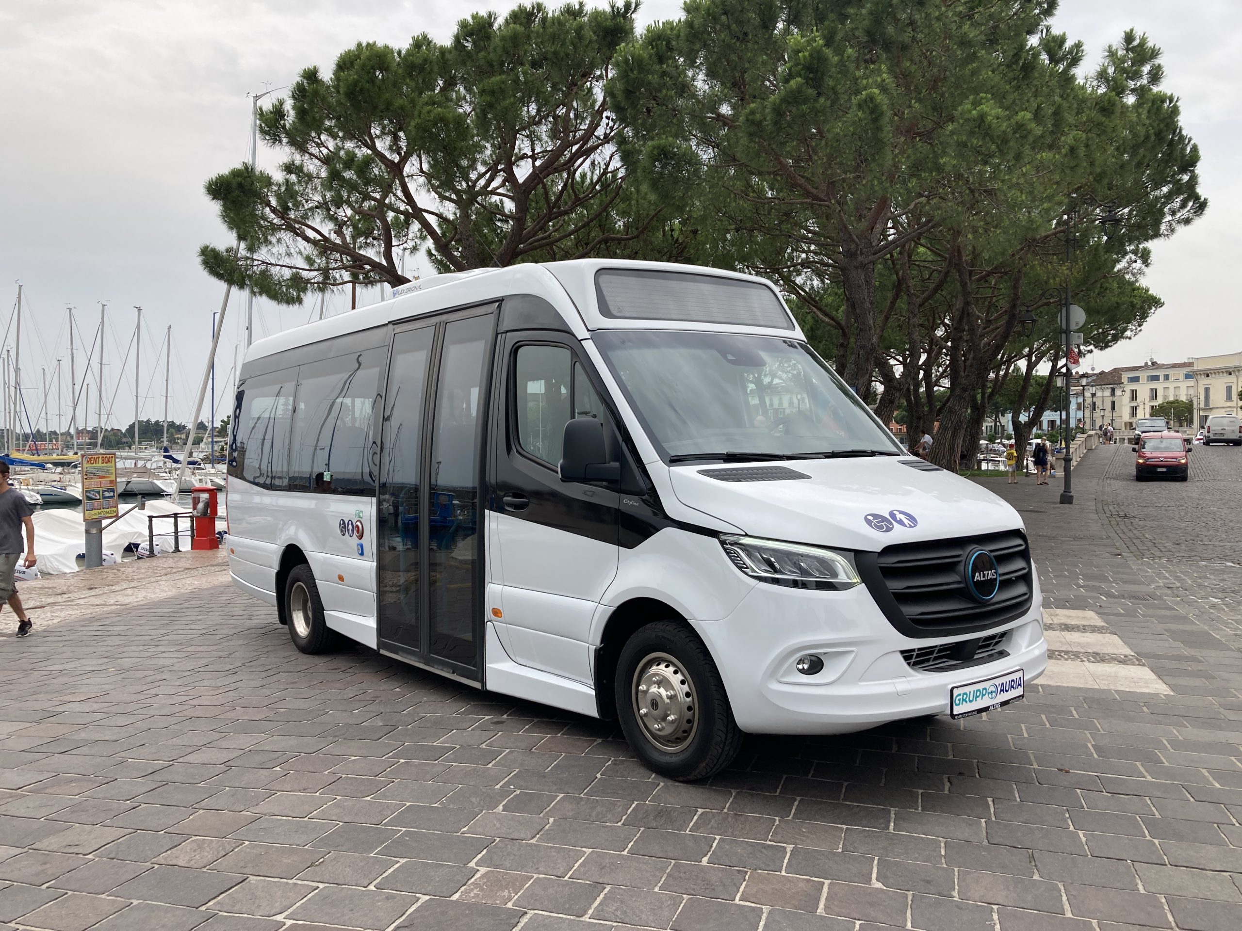 Nuove consegne di minibus elettrici: in arrivo a Lubriano e Tessennano