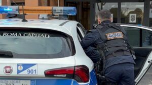 Roma – Villa Gordiani: danneggiamenti e aggressioni nel condominio, arrestato