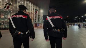 Roma – 50enne straniero prova a uccidere un clochard dandogli fuoco, è tentato omicidio