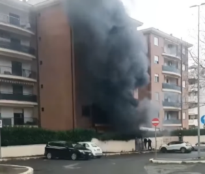 Viterbo – Enorme incendio a Ponte dell’Elce, paura tra i residenti (VIDEO)