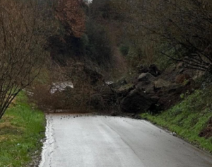 Vignanello – Maltempo, frana blocca la Vignanellese: strada chiusa