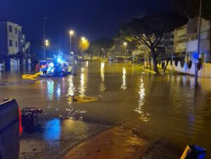 Bomba d’acqua nella notte, allagamenti a Tarquinia Lido