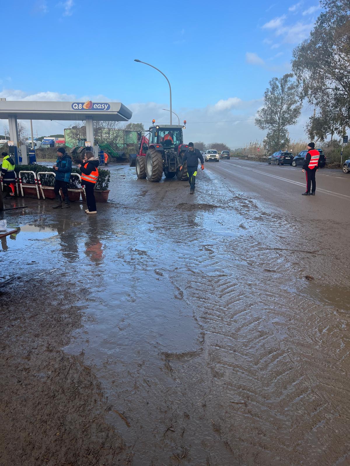Cerveteri – Via Aurelia e in via Pian della Carlotta invase da fango e detriti: in corso ispezioni con i droni per la verifica dei danni