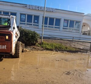 Bomba d’acqua e mareggiate, Aurelia intasata: da stamani traffico paralizzato tra Civitavecchia e Santa Marinella (FOTO)