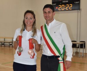 Ladispoli in festa per l’oro olimpico di Francesca Lollobrigida: “La nostra atleta entra ancora nella storia”