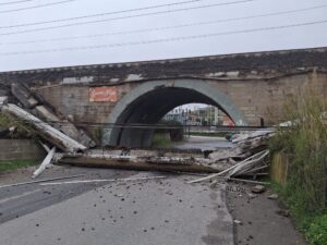 Civitavecchia – Crollo ferrovia, situazione ancora critica: attivati bus sostitutivi