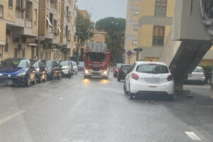 Civitavecchia – In fiamme una canna fumaria a corso Marconi, Vigili del fuoco sul posto