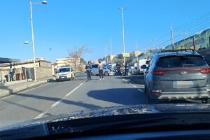 Civitavecchia – Scontro auto-scooter sull’Aurelia, traffico in tilt