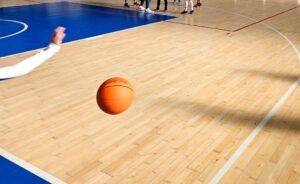 Pallacanestro – Match under 15, genitori protagonisti in negativo: dagli spalti insulti e cori carichi d’odio