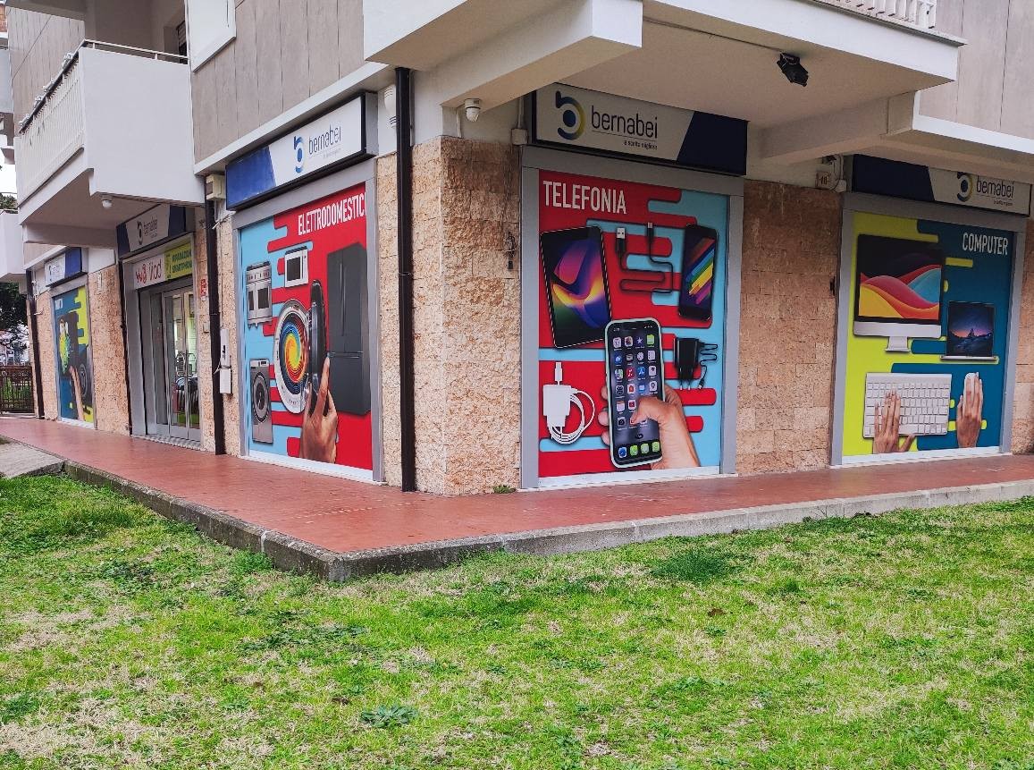 Viterbo – Bernabei chiude dopo 30 anni di onorato servizio, addio a una delle attività più amate della città