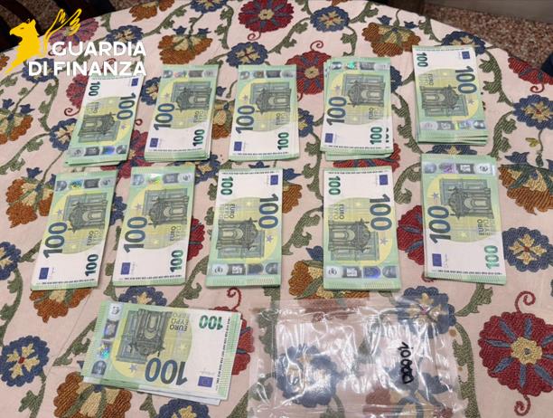 Arezzo – Maxi frode nel commercio dell’argento, sequestri per oltre 15,7 milioni di euro: smantellato sodalizio criminale