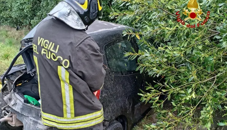 Grosseto – Drammatico incidente stradale, 45enne esce dall’abitacolo ma muore per le ferite gravissime