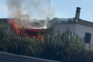 Cerveteri – Fiamme alla Marina, distrutto un appartamento